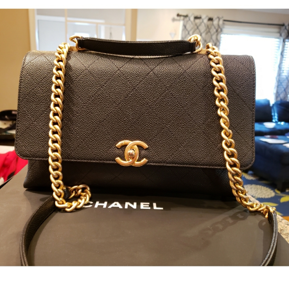 Auth Chanel Chic Affinity Flap Purse!